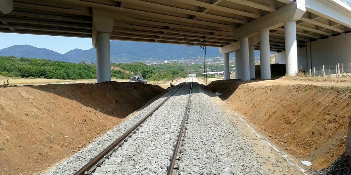 Настављена реконструкција и модернизација јужних деоница, након успешно завршене прве фазе радова, 12. септембар 2016. Настављена реконструкција и модернизација јужних деоница, након успешно завршене прве фазе радова, 12. септембар 2016.