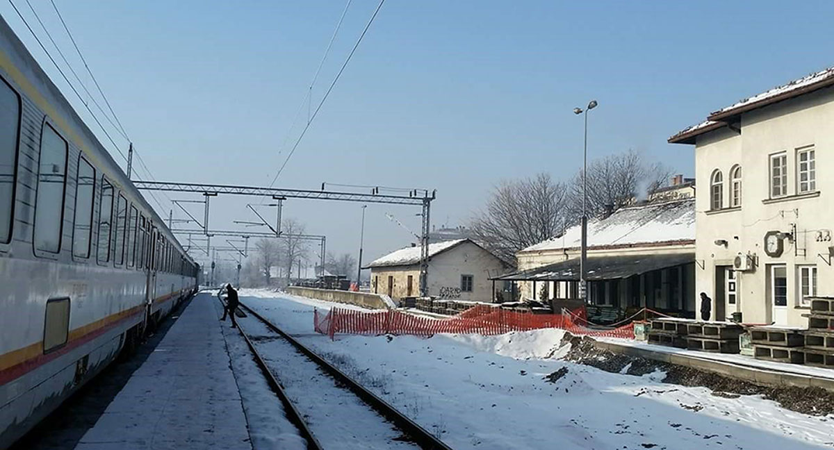 Радови на барској прузи, одолевају „леденим данима“ Радови на барској прузи, одолевају „леденим данима“