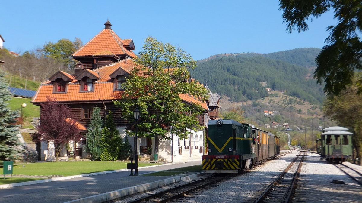На Мокрој Гори почиње сезона музејско - туристичког воза „Носталгија“ 