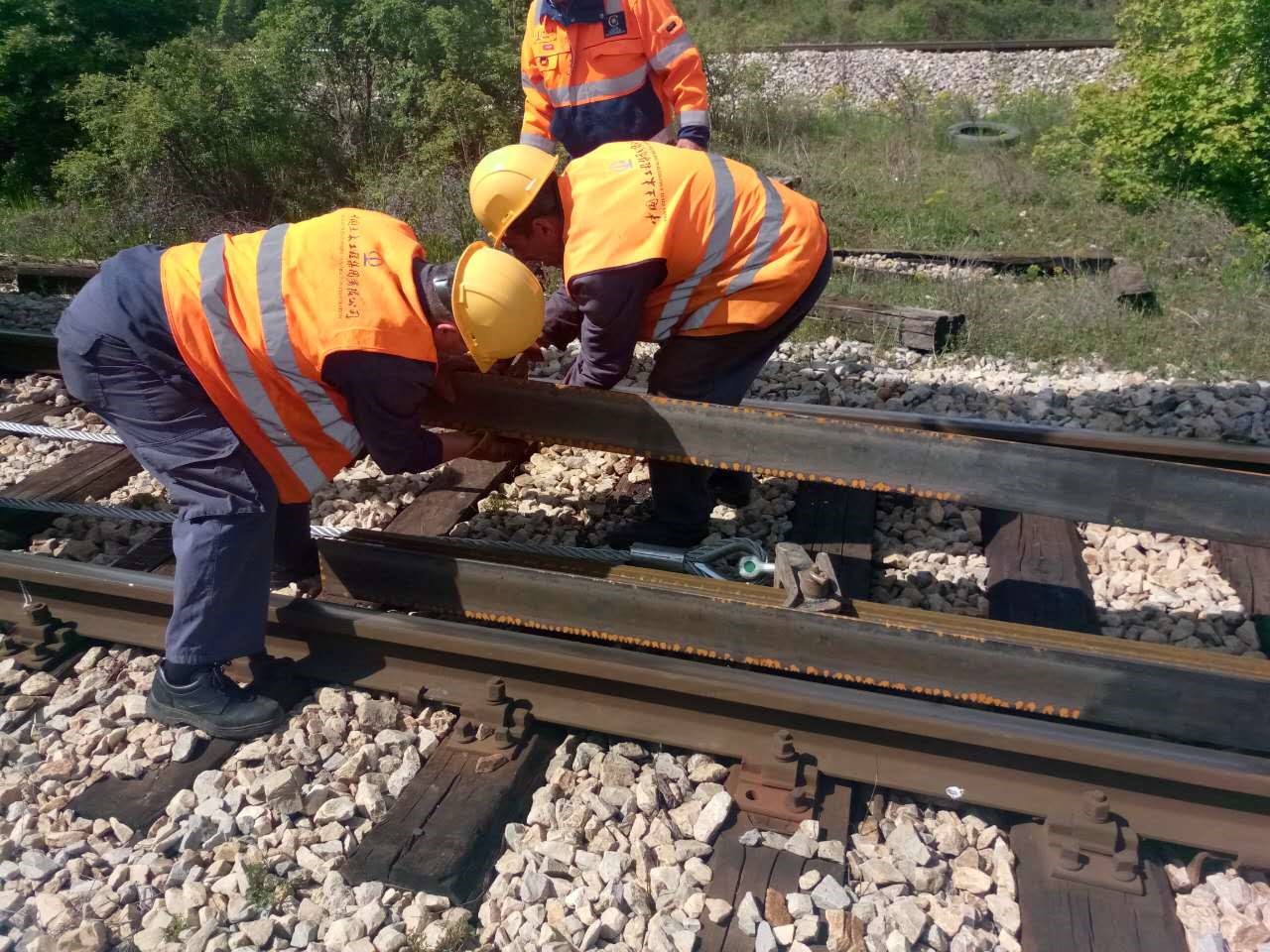 Два месеца од почетка реконструкције деонице Распутница “г“ – Раковица – Ресник, радови се успешно одвијају 