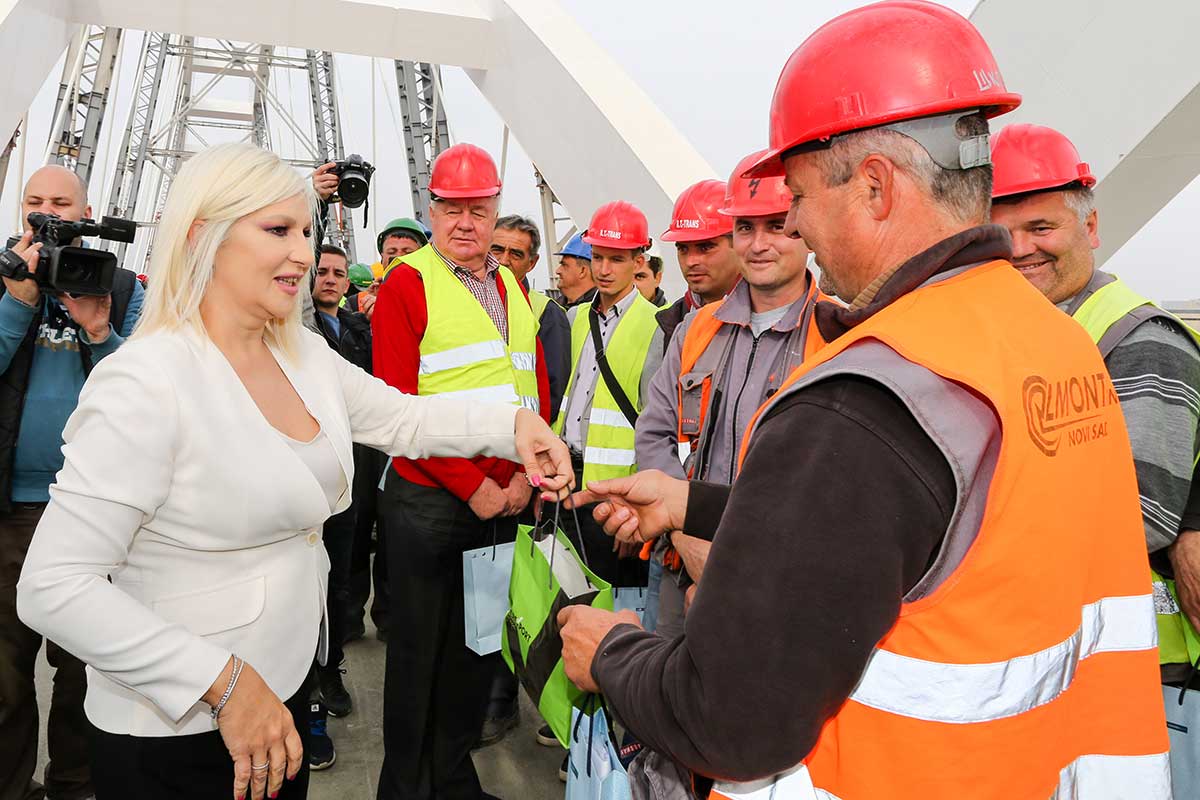 СПОЈЕНИ ЛУКОВИ НОВОГ „ЖЕЖЕЉА“ СПОЈЕНИ ЛУКОВИ НОВОГ „ЖЕЖЕЉА“